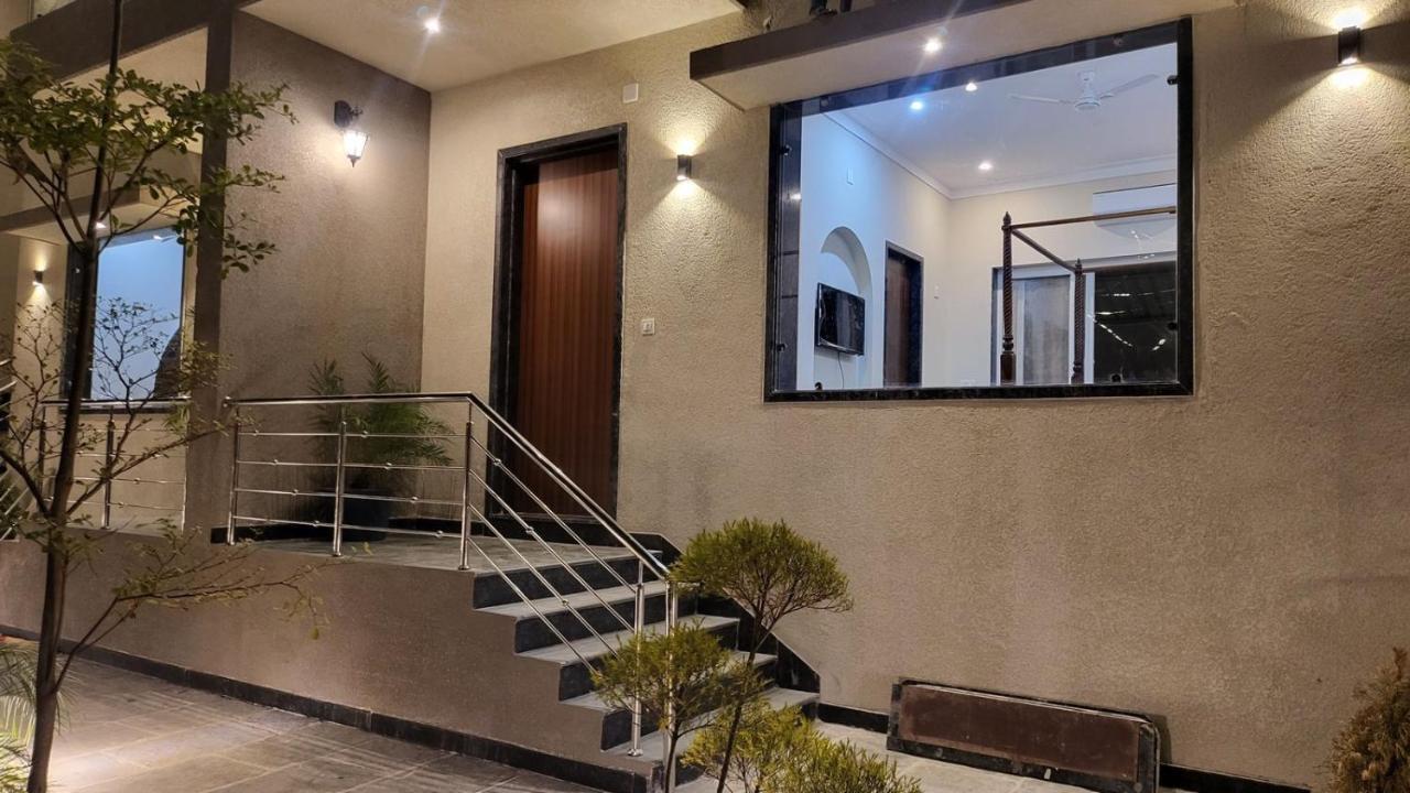 Dev Villa Resort Rajsamand Exteriör bild