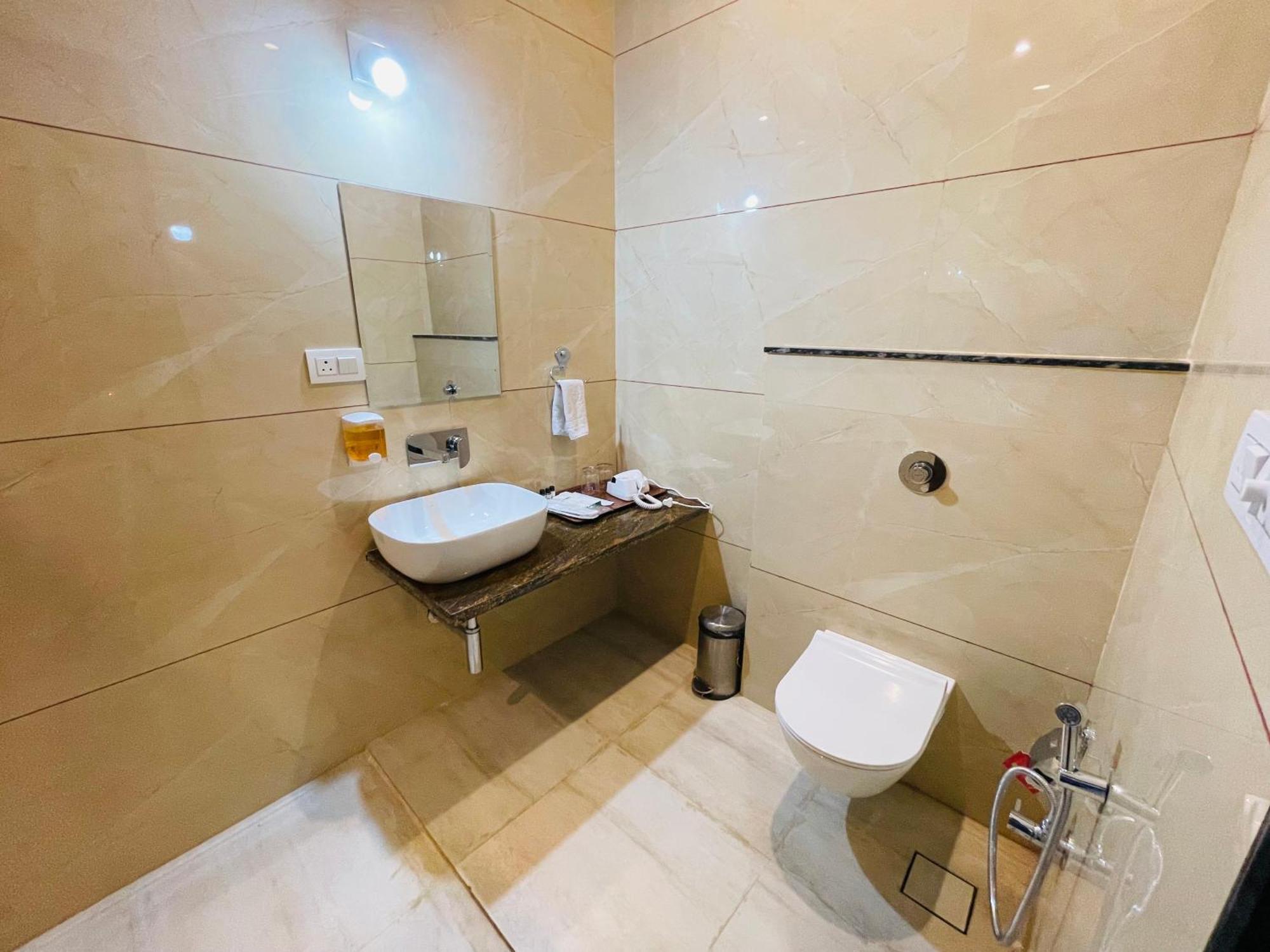 Dev Villa Resort Rajsamand Exteriör bild