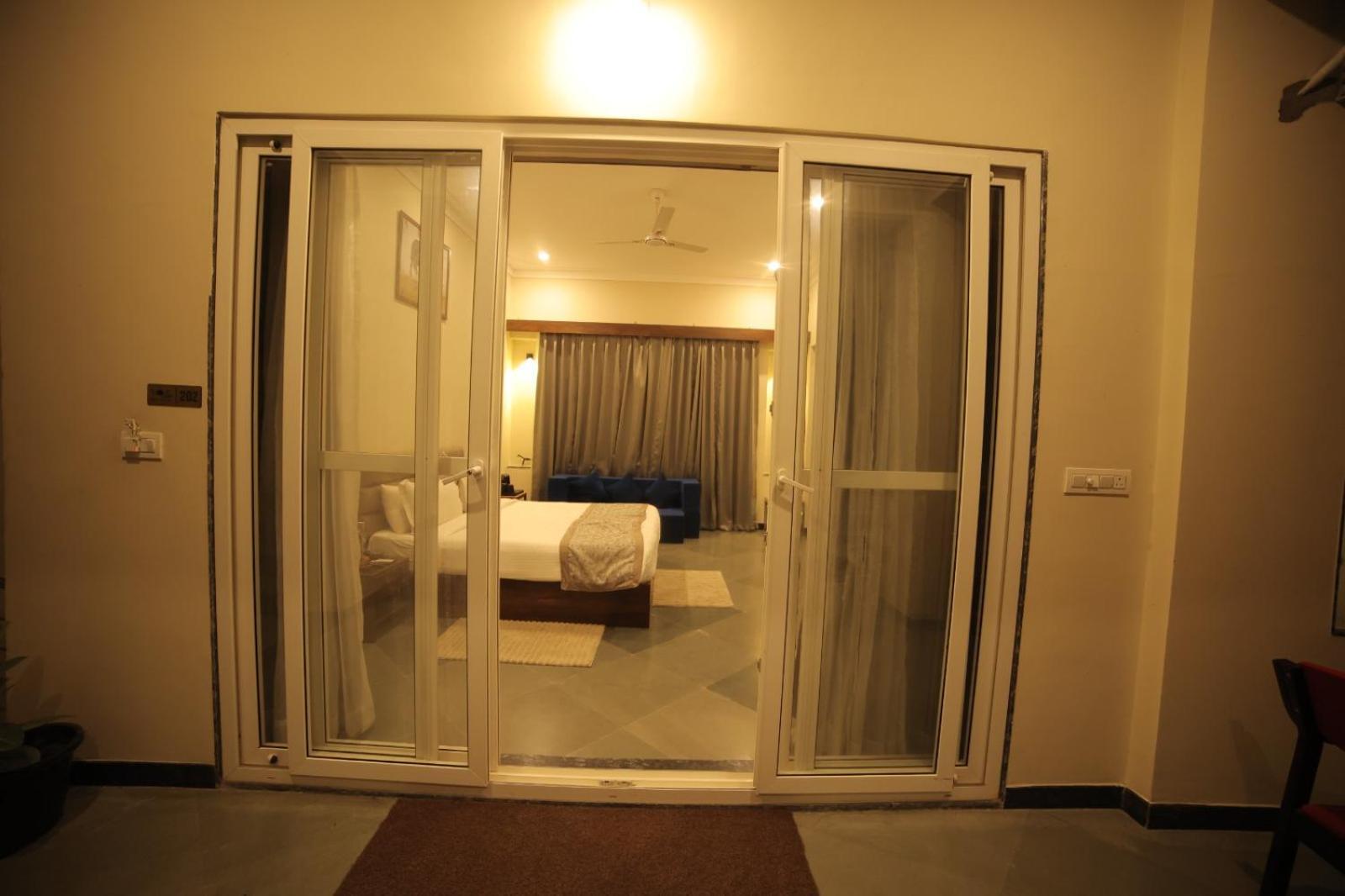 Dev Villa Resort Rajsamand Exteriör bild
