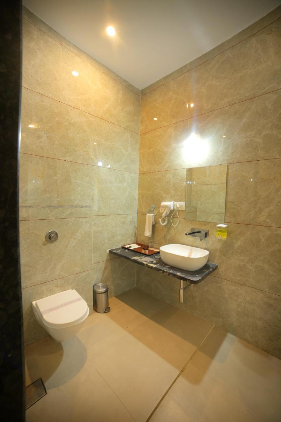 Dev Villa Resort Rajsamand Exteriör bild