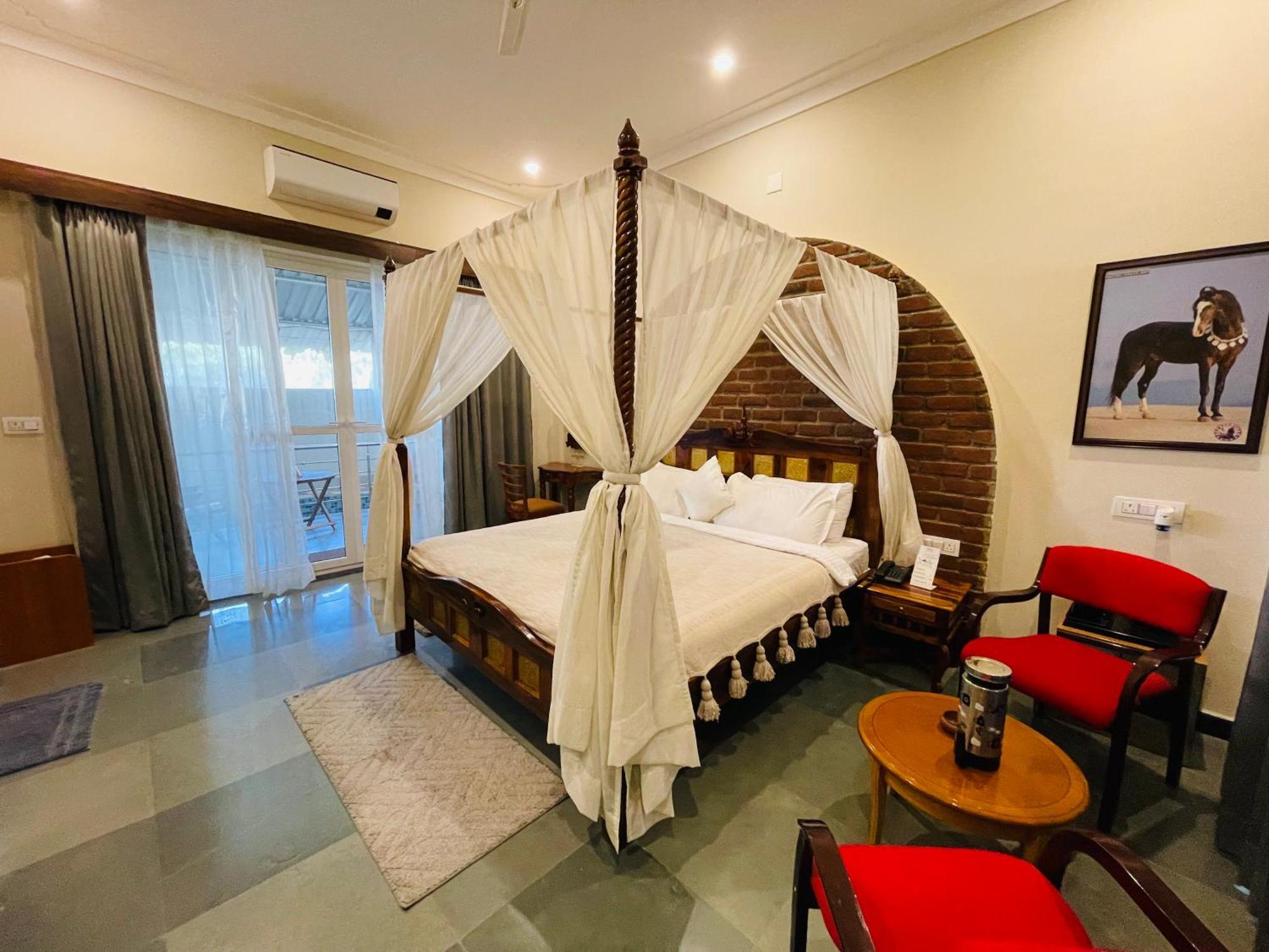 Dev Villa Resort Rajsamand Exteriör bild
