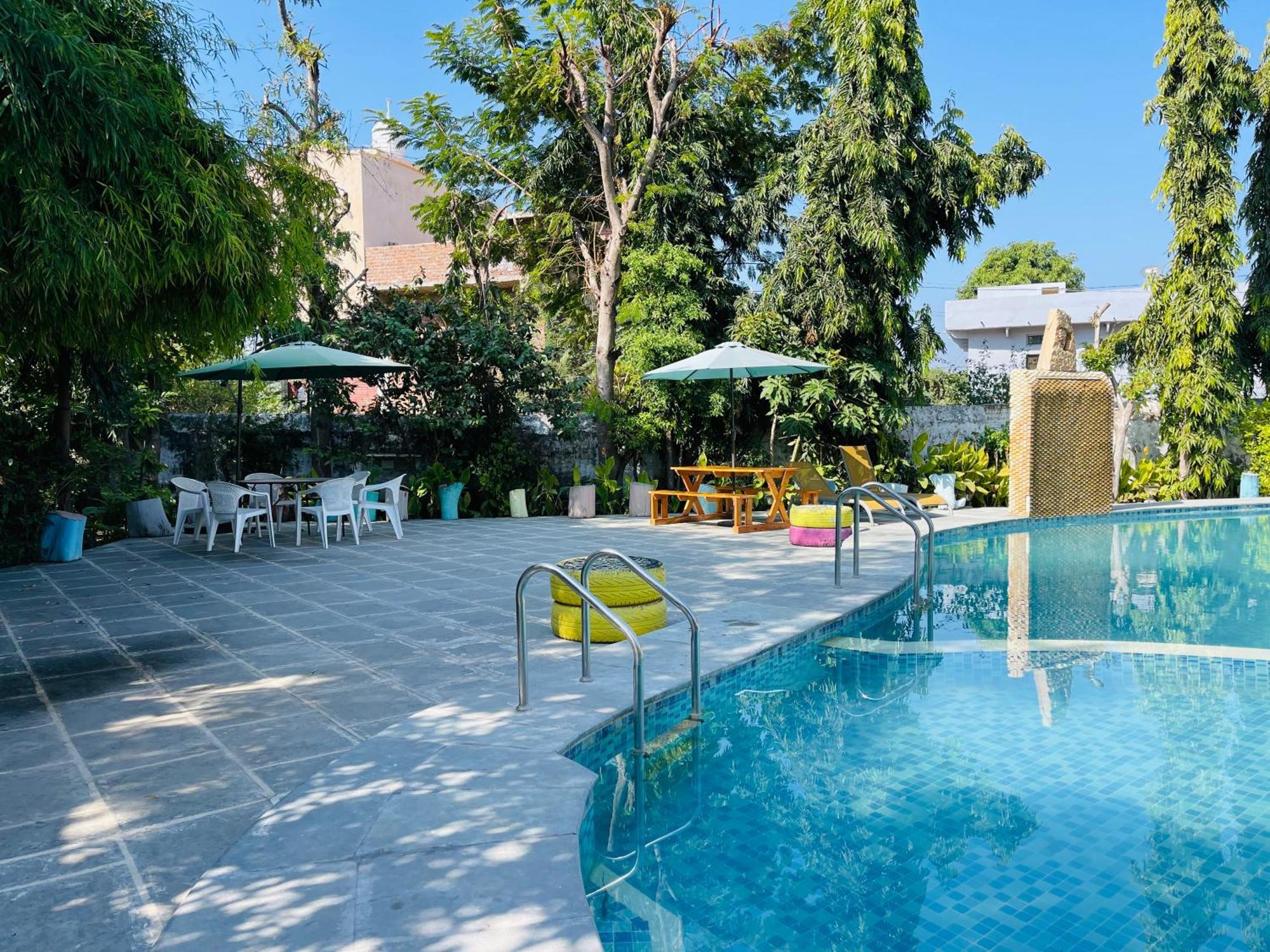 Dev Villa Resort Rajsamand Exteriör bild