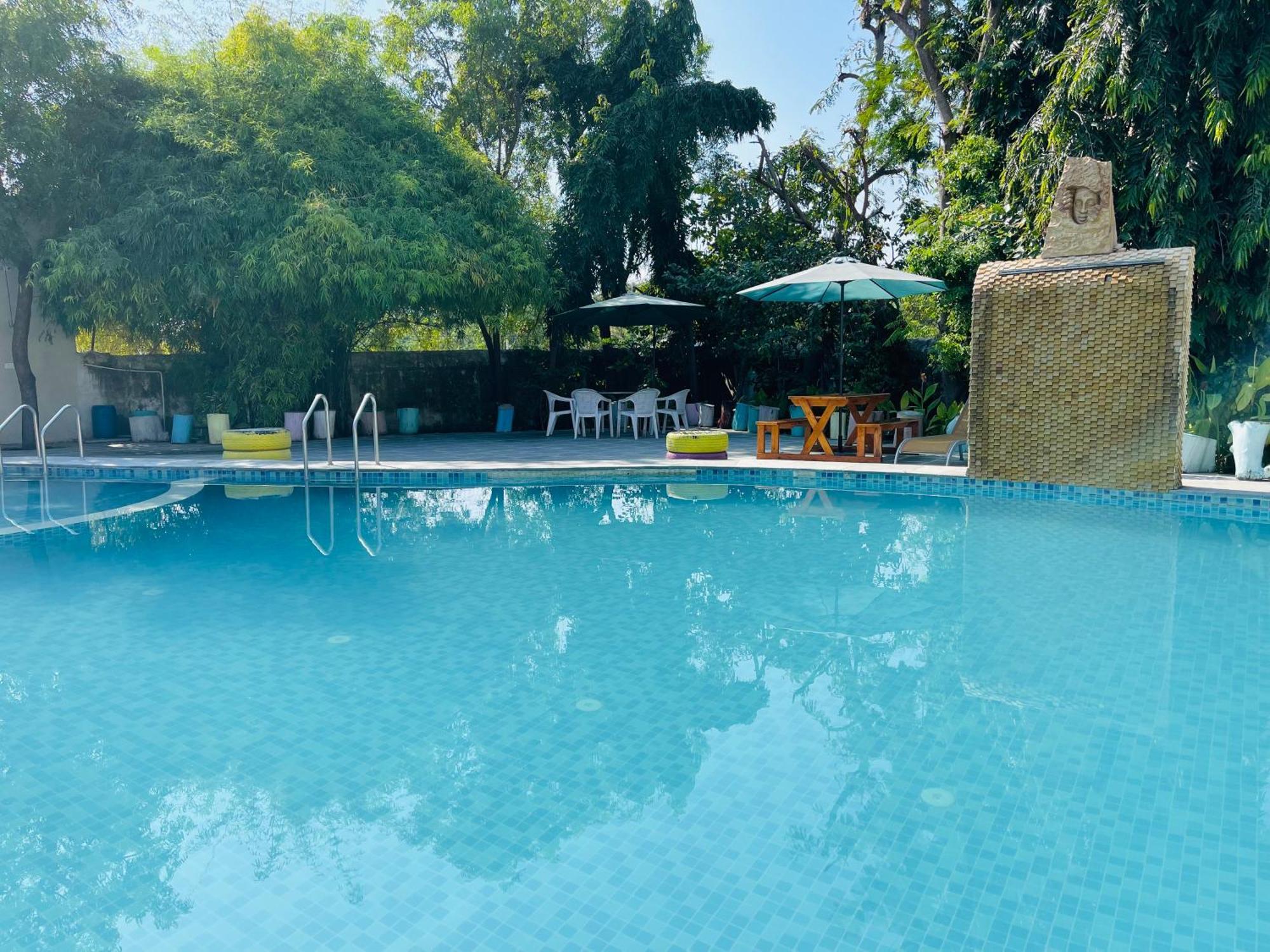 Dev Villa Resort Rajsamand Exteriör bild