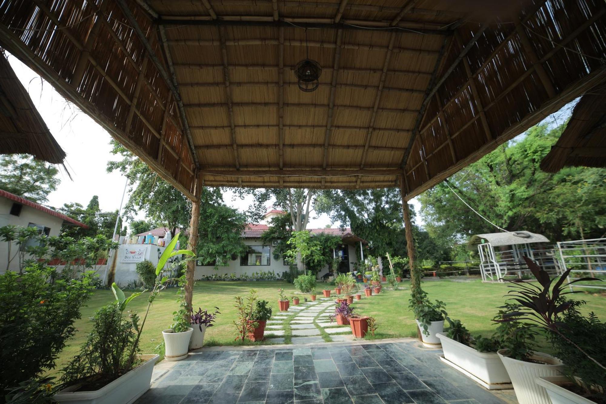 Dev Villa Resort Rajsamand Exteriör bild