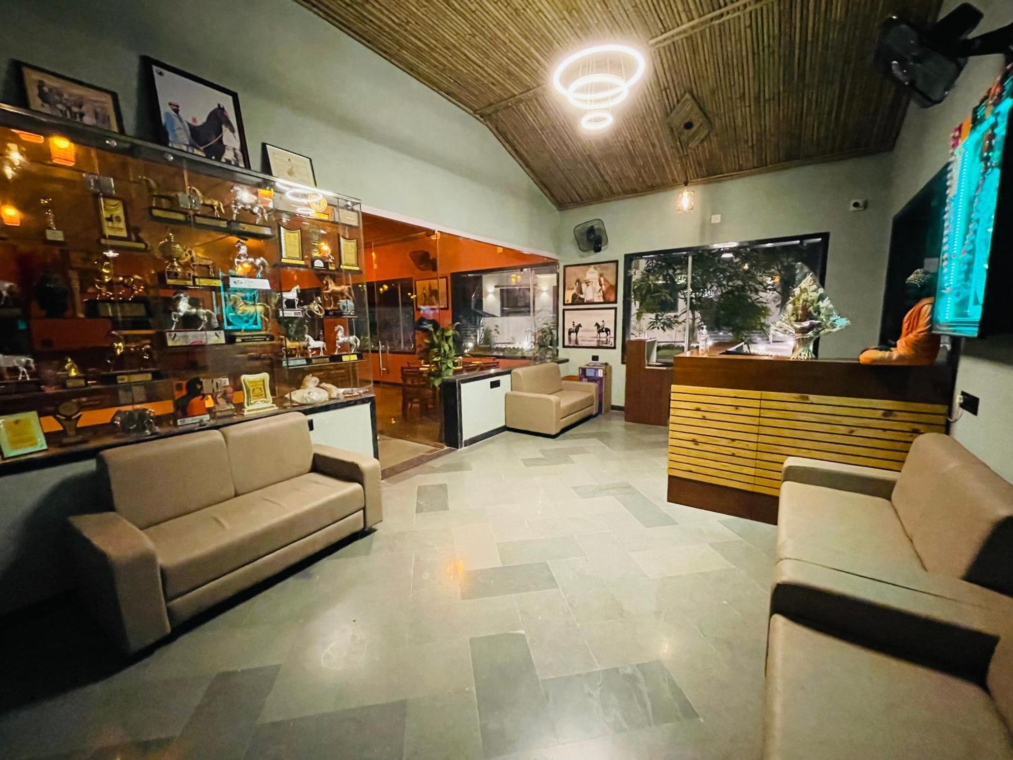 Dev Villa Resort Rajsamand Exteriör bild